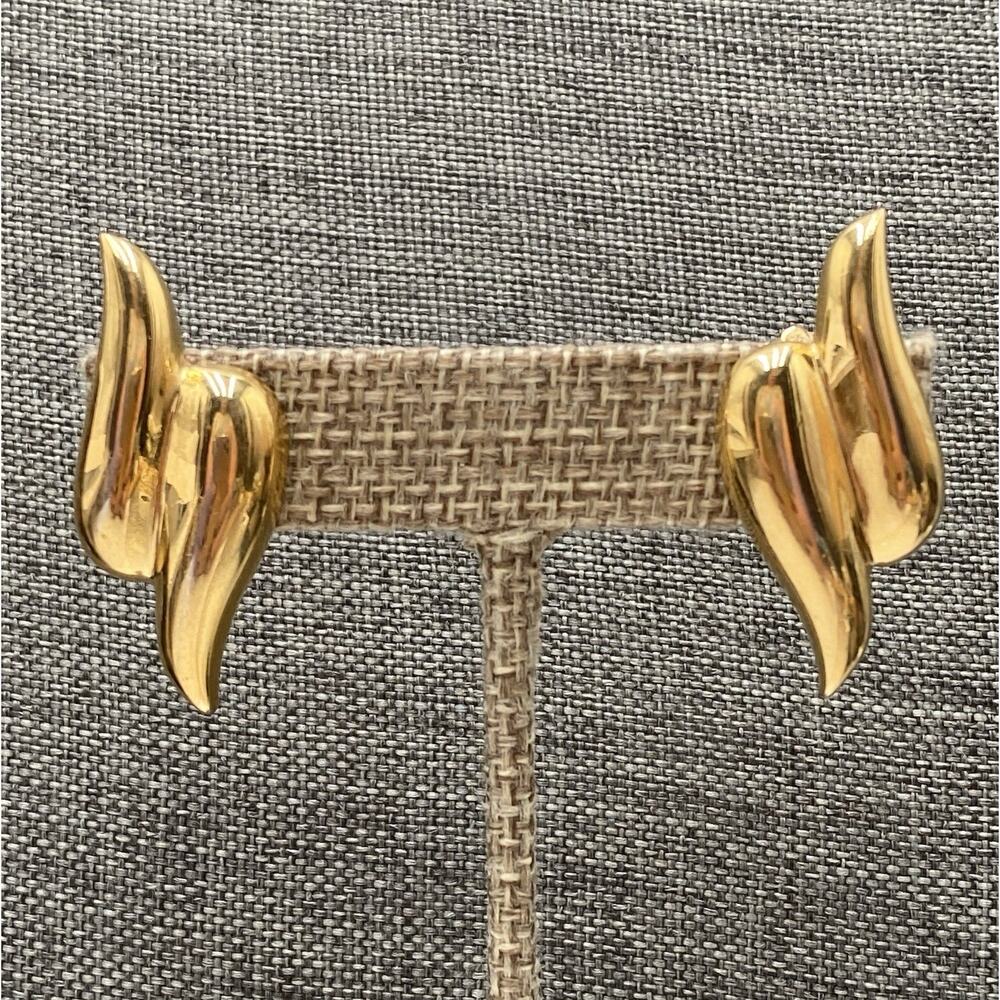 Trifari Clips Clip Ons Gold Tone Vintage Signed Earrings Estate